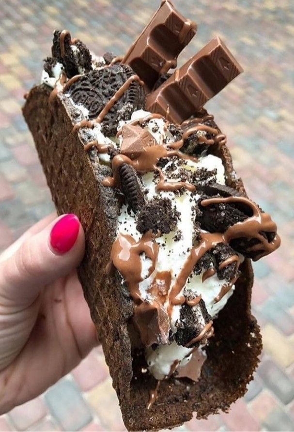 Oreo Explosion Slice